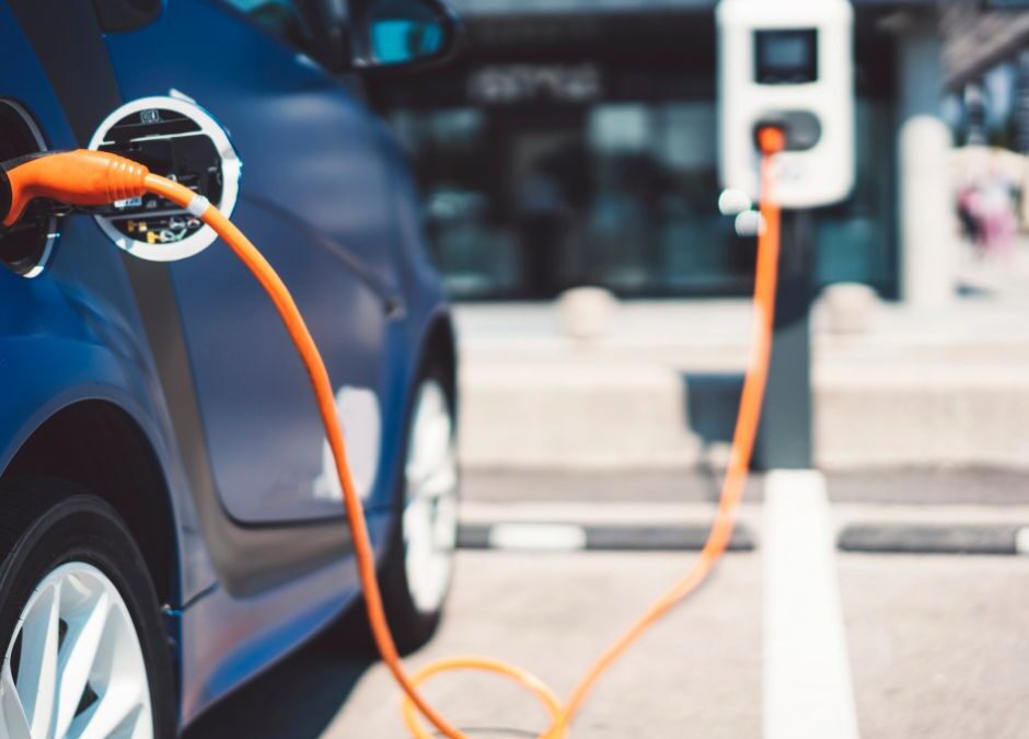 Electric Cars and Hybrid Cars: Pros and Cons